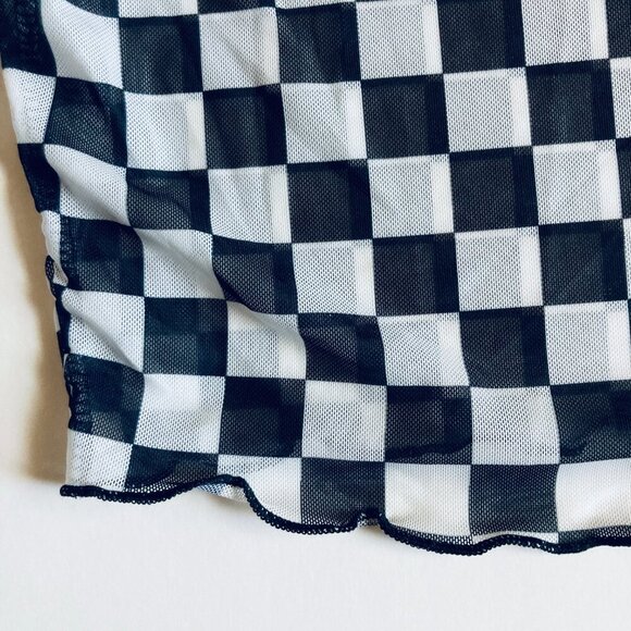 ๐ Black & White Checkered Sheer Mesh Top with Short Sleeves NEW - Picture 4 of 6